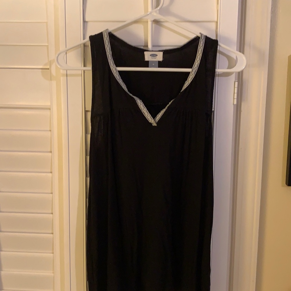 Old Navy black sleeveless top.
